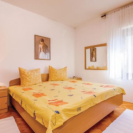 Beautiful Apartment In Novi Vinodolski Esterno foto