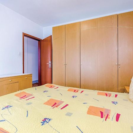 Beautiful Apartment In Novi Vinodolski Esterno foto