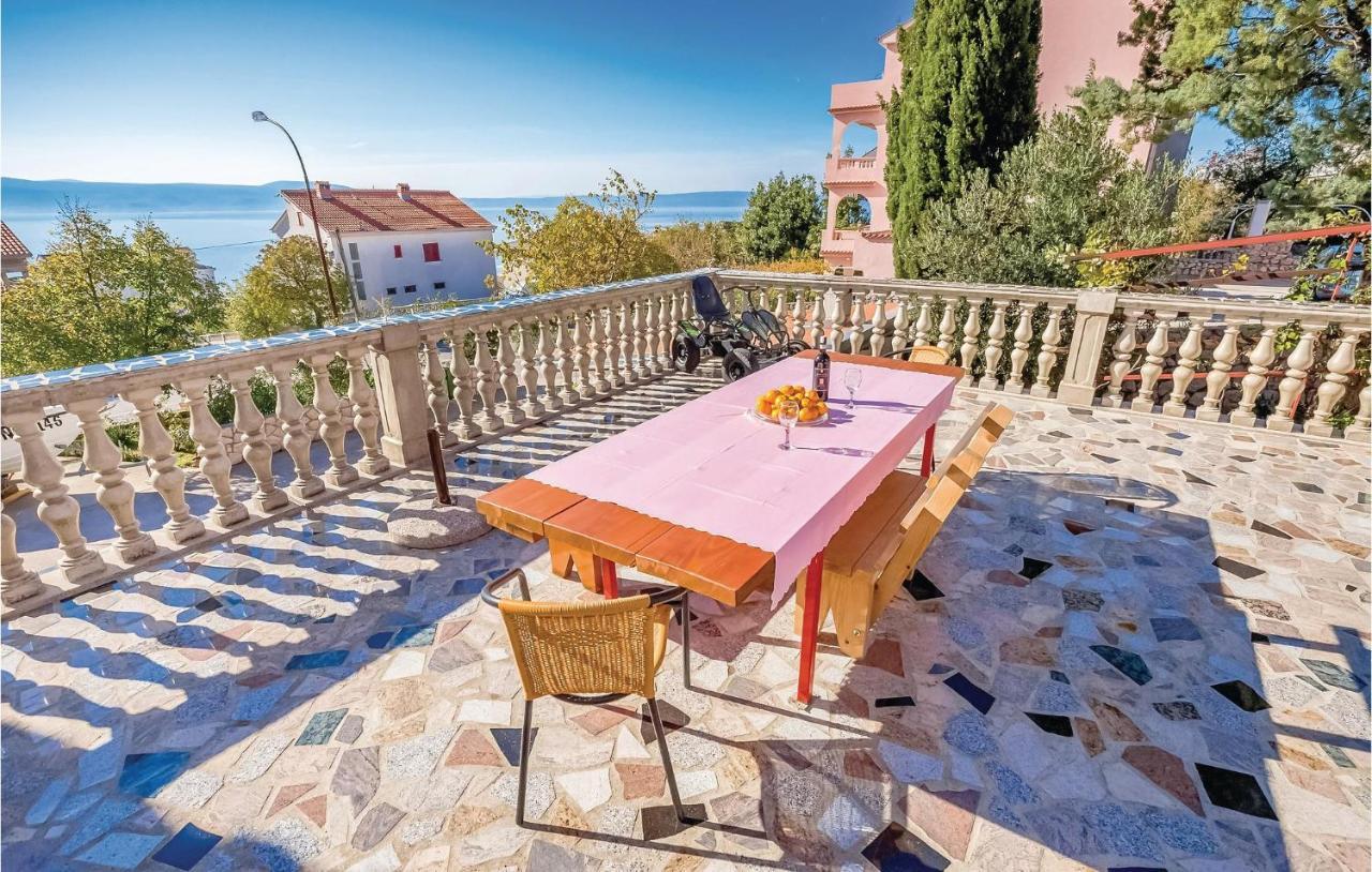 Beautiful Apartment In Novi Vinodolski Esterno foto