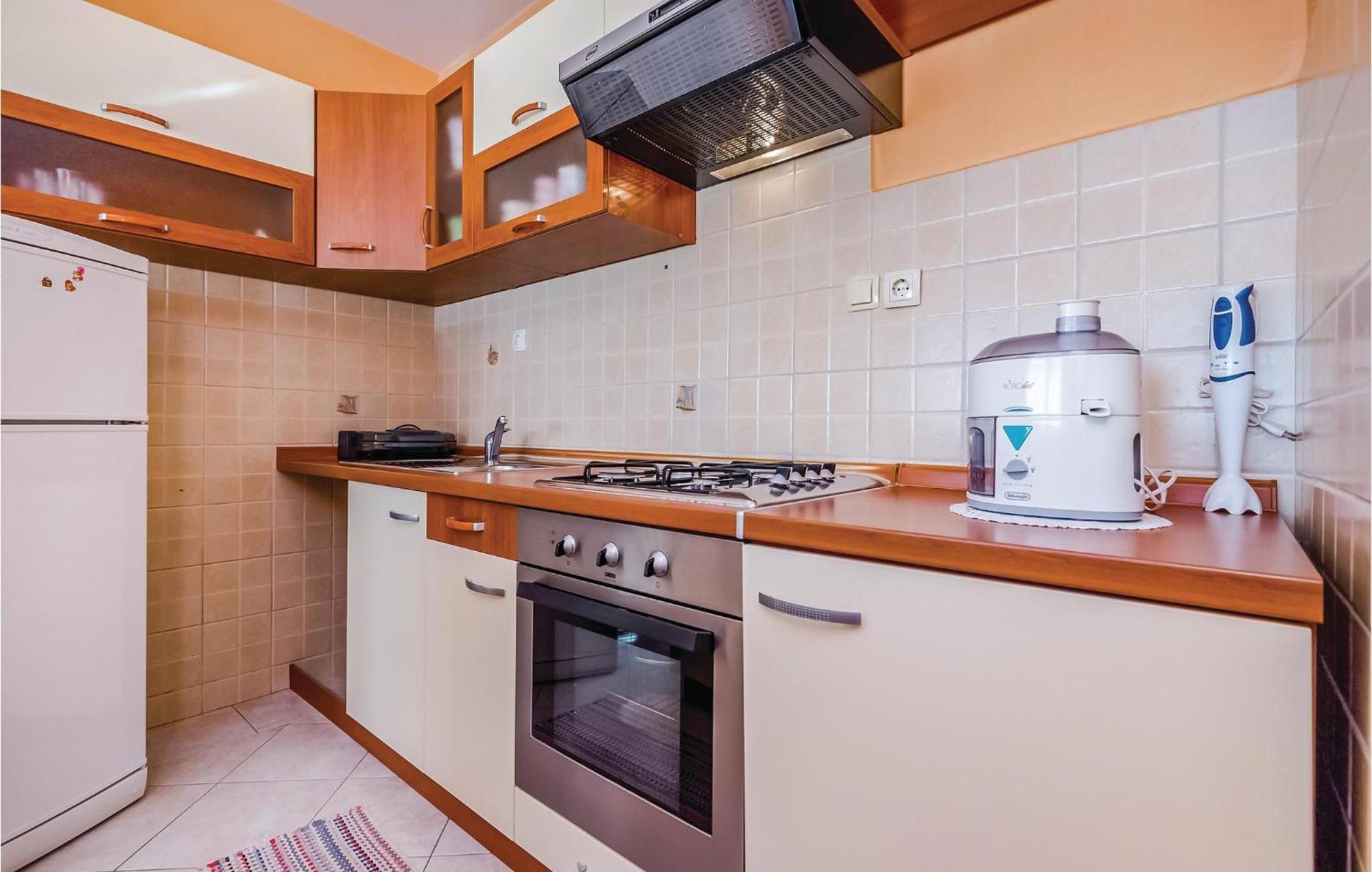 Beautiful Apartment In Novi Vinodolski Esterno foto