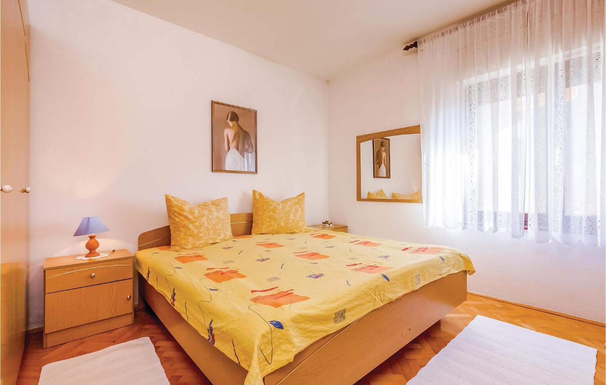 Beautiful Apartment In Novi Vinodolski Esterno foto