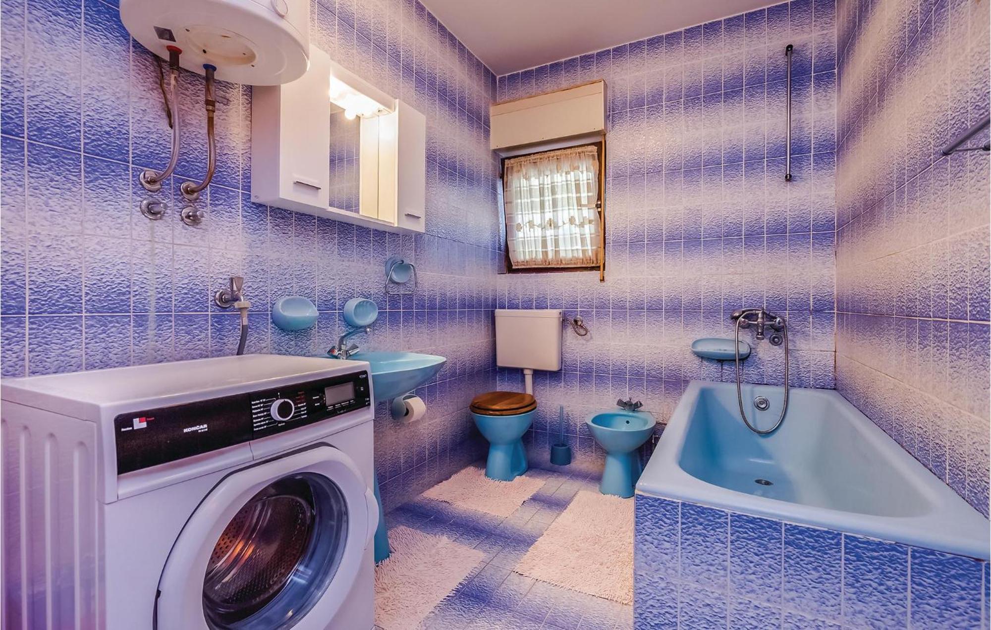Beautiful Apartment In Novi Vinodolski Esterno foto