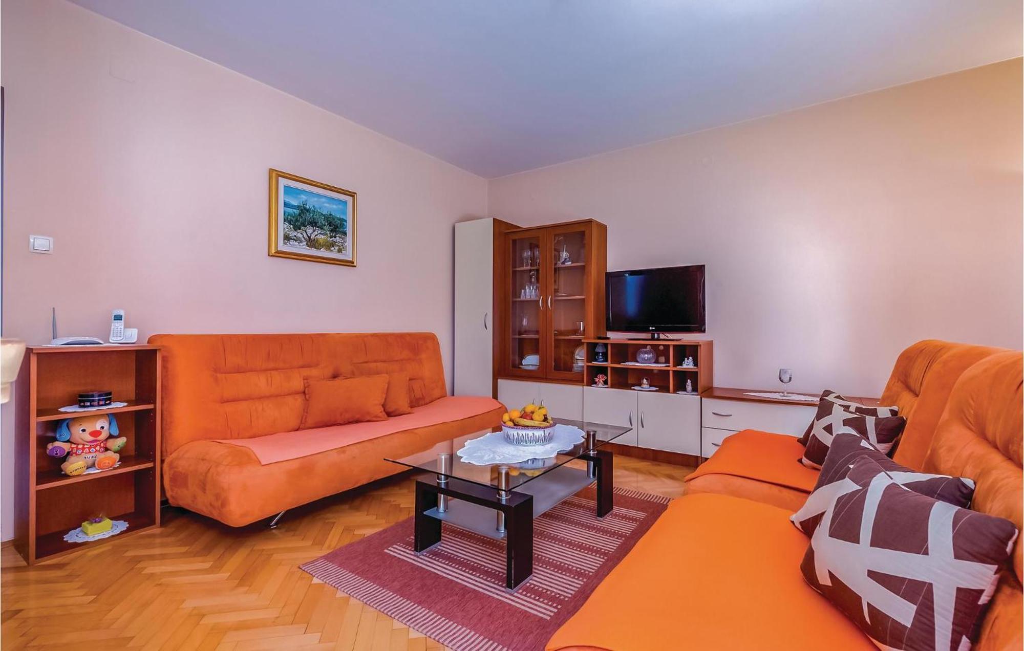 Beautiful Apartment In Novi Vinodolski Esterno foto