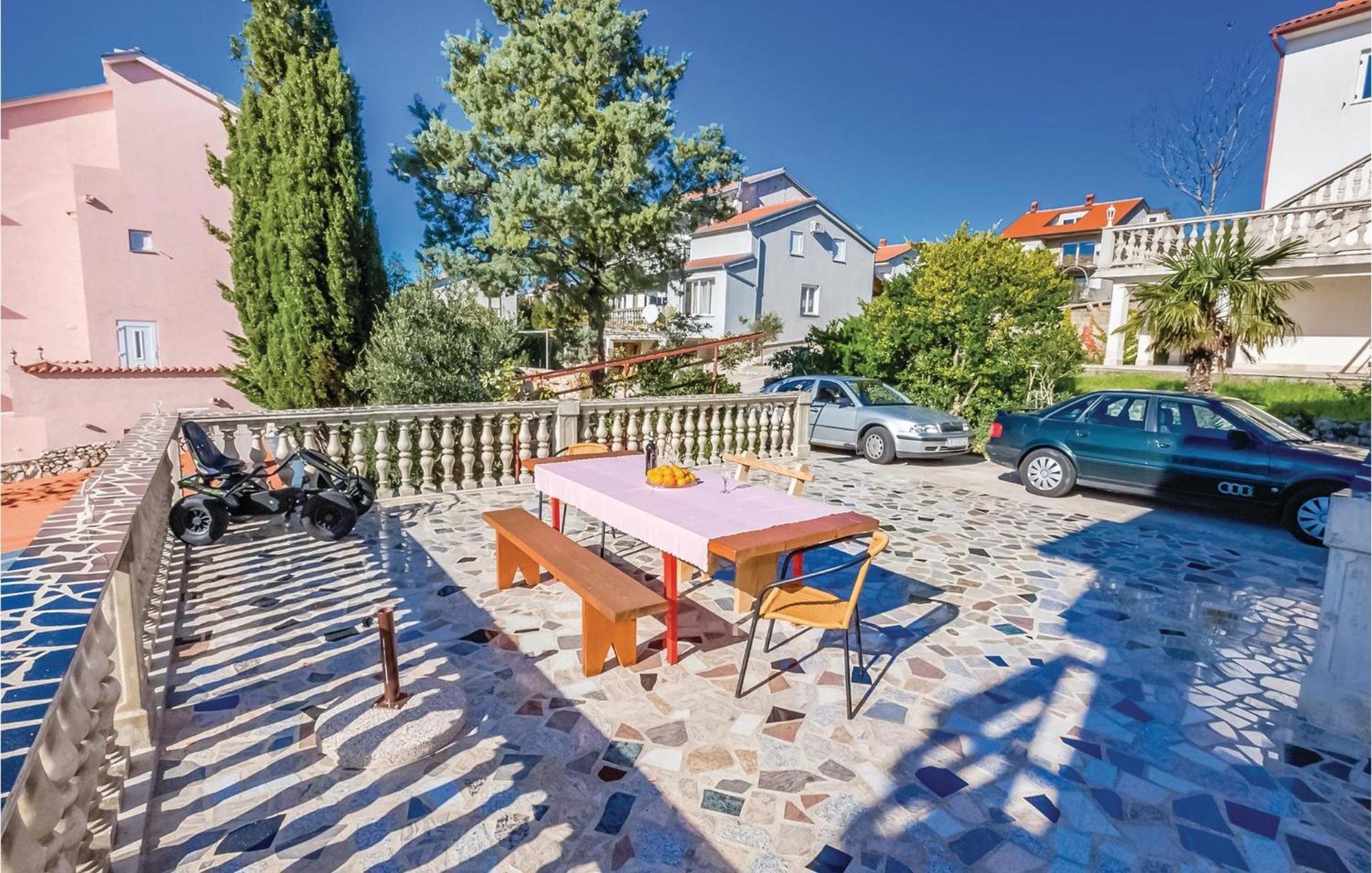 Beautiful Apartment In Novi Vinodolski Esterno foto
