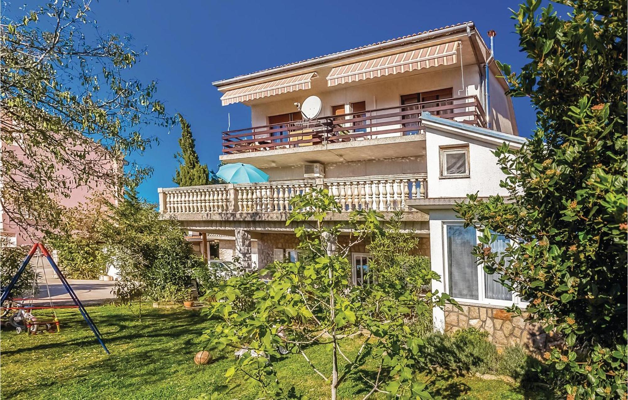 Beautiful Apartment In Novi Vinodolski Esterno foto
